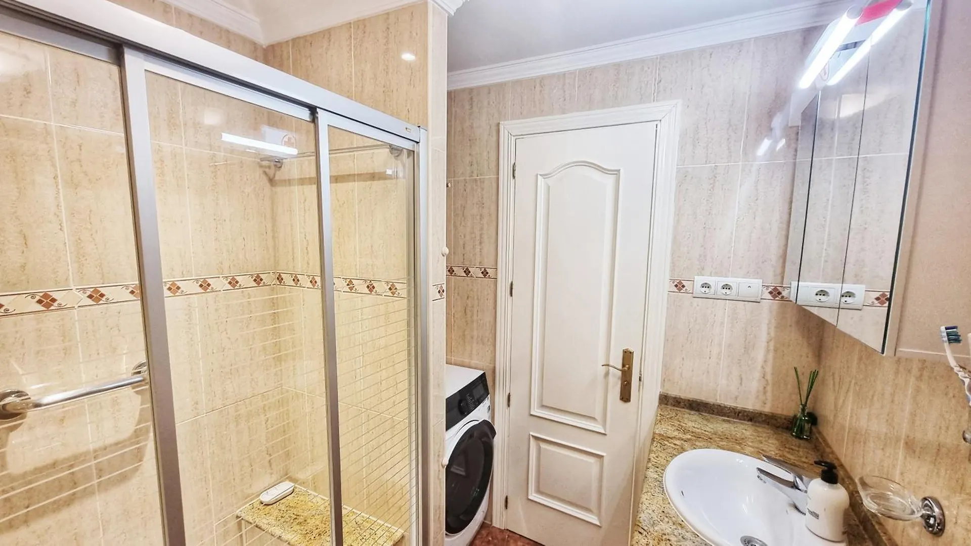Beachfront Apartment Madrid 709 Torrox